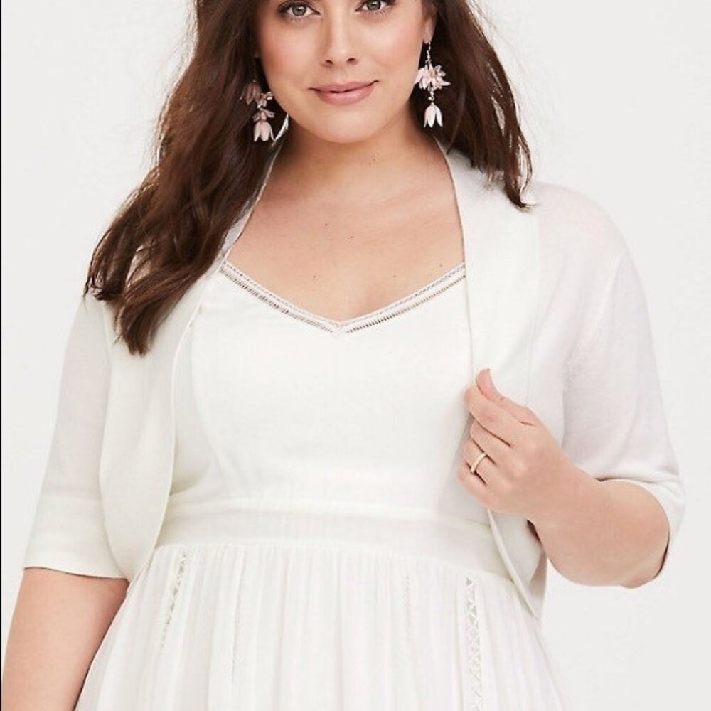 Torrid Sexy Knit Shrug Short Sleeve Open Front Cardigan Ivory Size 3 3X NEW